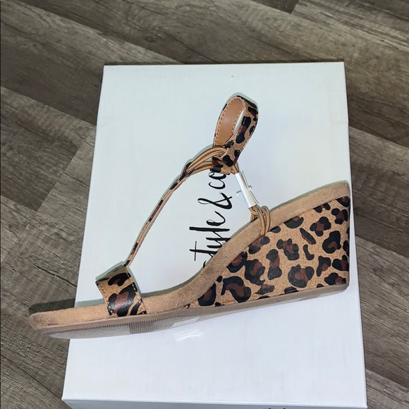 Style & Co.Mulan Open Toe Casual Platform Sandals - Picture 6 of 9